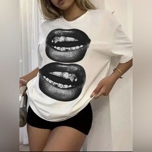 Chic White Tee with Bold Black Lips Graphic